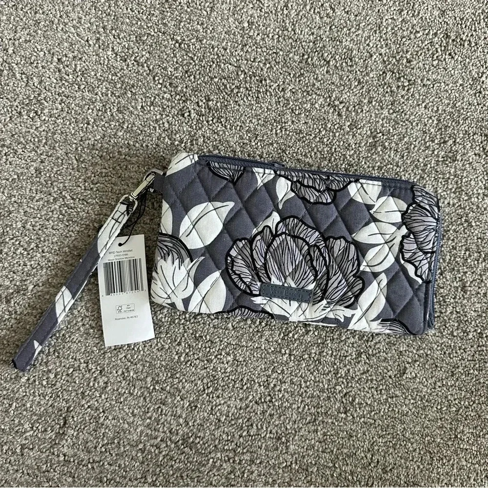 Vera Bradley RFID Blocking Tech‎ Wristlet Moon Shadow Meadow